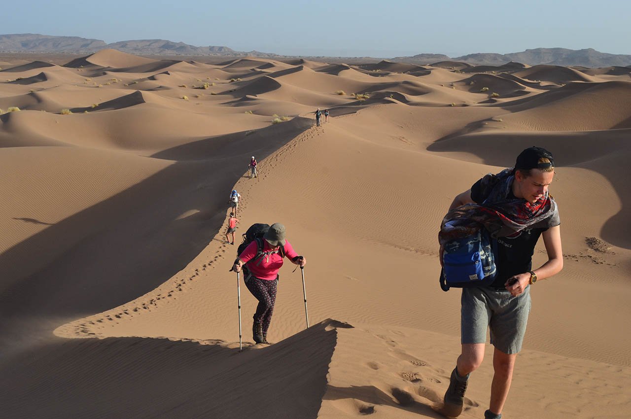 senderismo-en-el-desierto